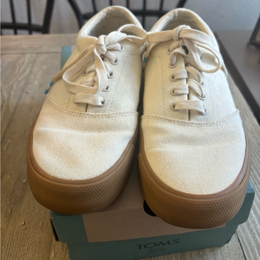 TOMS Off-White Canvas Lace-Up Shoes